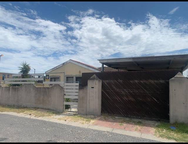 5 BEDROOM HOUSE FOR SALE IN RUSSELS REST